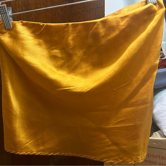 Reformation Spritz silk top
Worn only once. 
Looks completely new - Picture 2 of 3